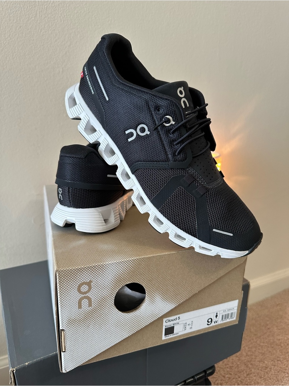 ON Cloud 5, Women’s Running Shoes — Black/White. Size 9